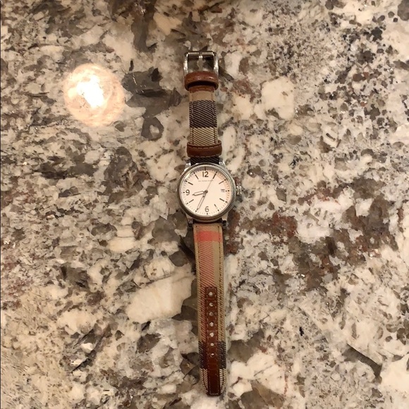 Burberry Watch “Nova” - Picture 5 of 6